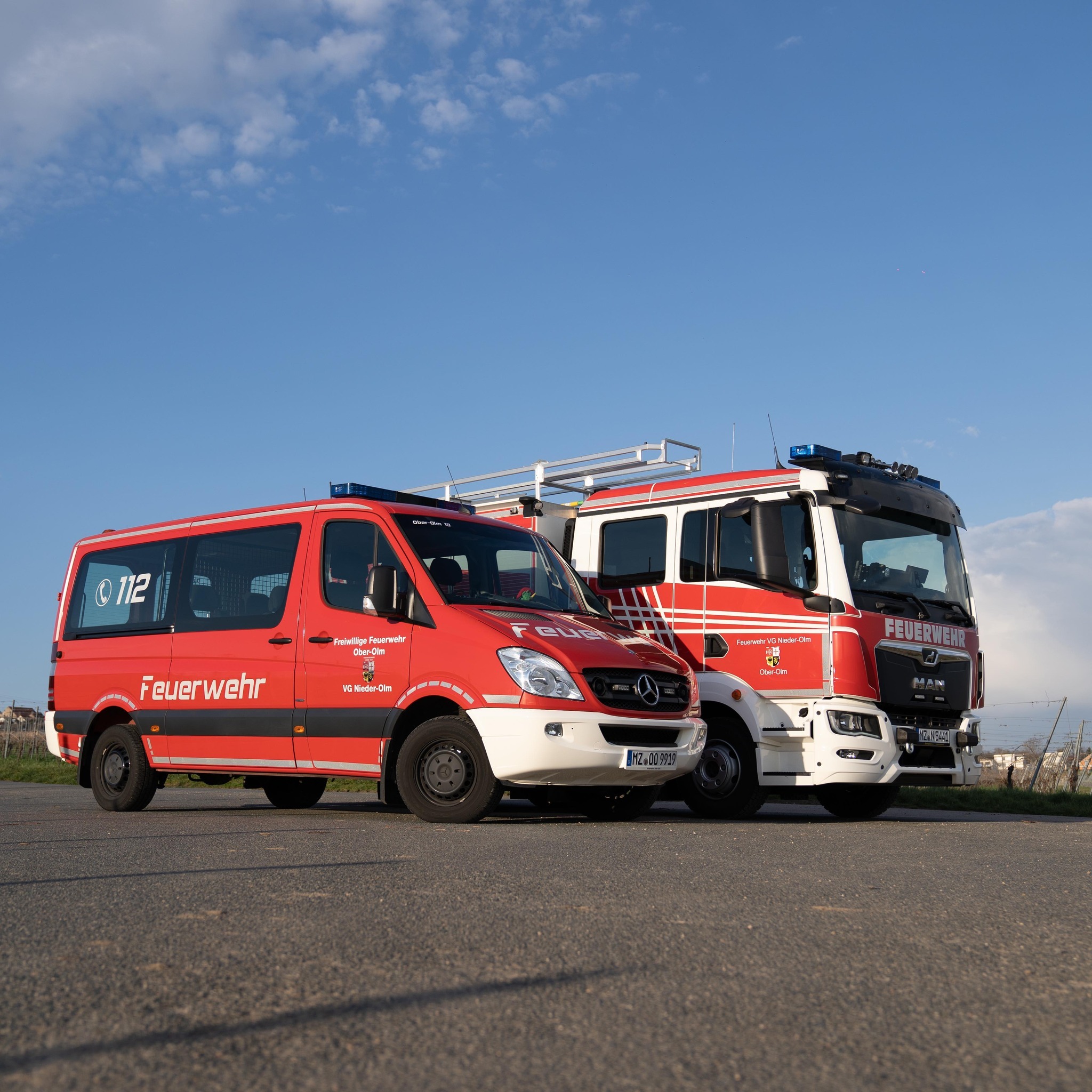 Zwei Feuerwehrautos Zwei Feuerwehrautos