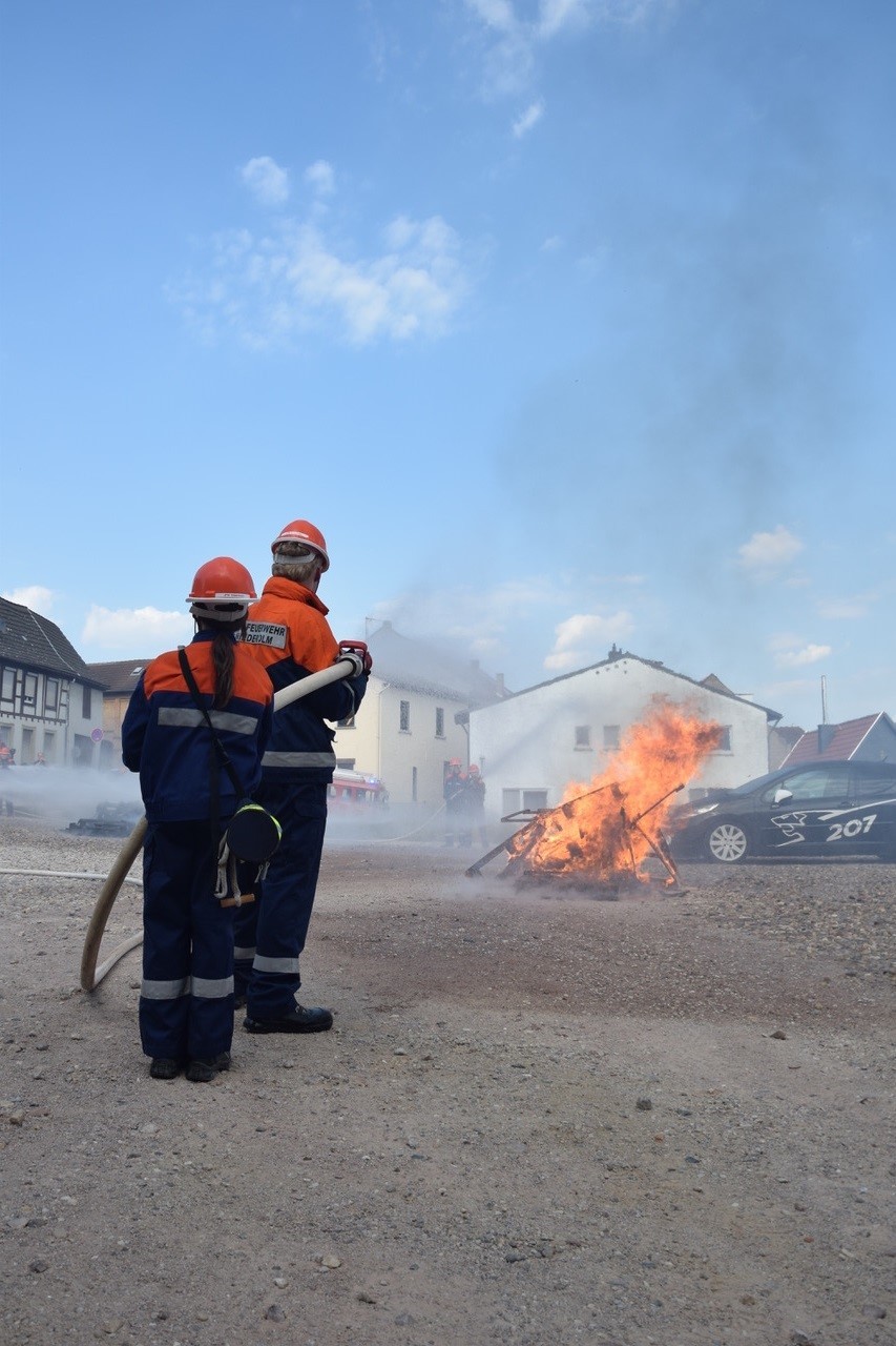 Übung Jugendfeuerwehr Übung Jugendfeuerwehr
