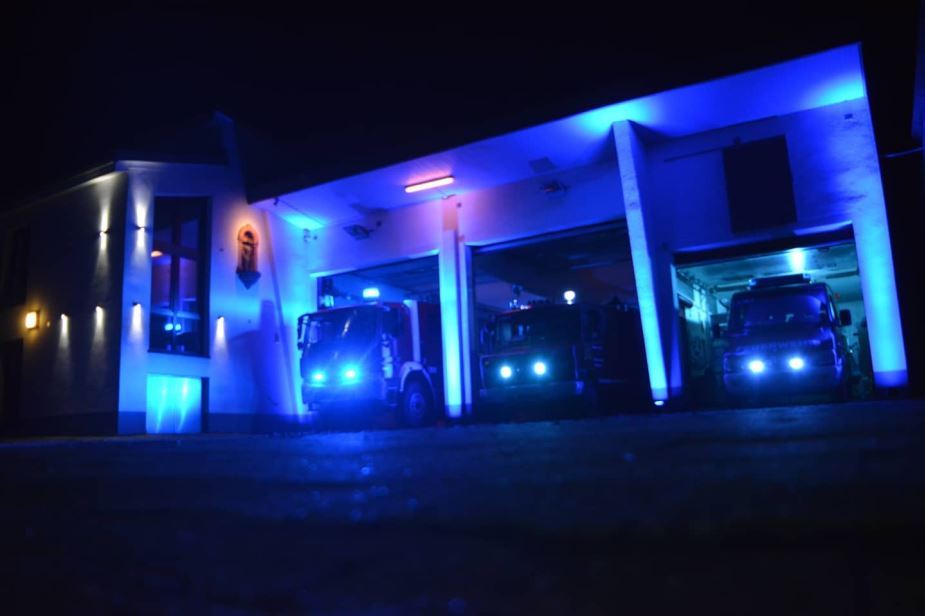 Feuerwehrautos bei Nacht Feuerwehrautos bei Nacht