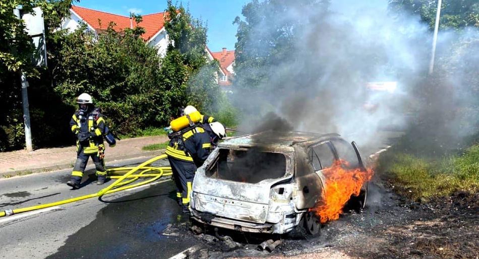 Brennendes Auto Brennendes Auto