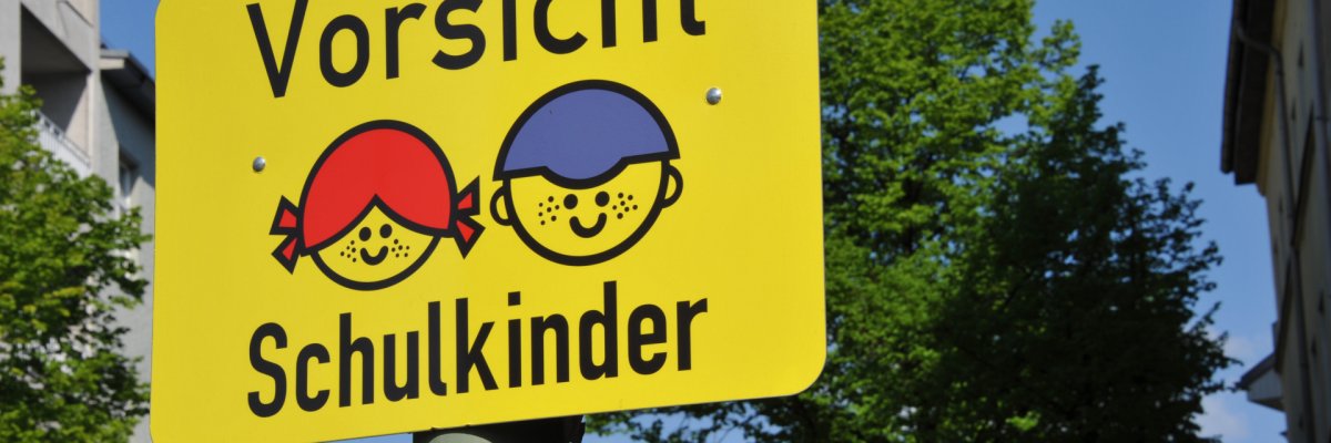 Schulkinder, Schild, Vorsicht, Spiel, Kind, Kinder, Warnung, Gefahr, Unfall, Verkehr, Straßenverkehr, Schüler, Schule, Schulweg, Sicherheit Schulkinder, Schild, Vorsicht, Spiel, Kind, Kinder, Warnung, Gefahr, Unfall, Verkehr, Straßenverkehr, Schüler, Schule, Schulweg, Sicherheit